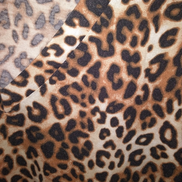 VS Pink leopard print tee shirt - Picture 4 of 5